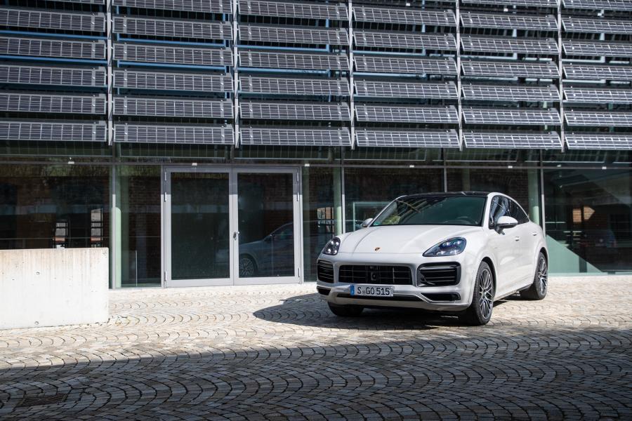  Porsche Cayenne E-Hybrid Coupe 2019 года  (WW) (фото 18 из 25)